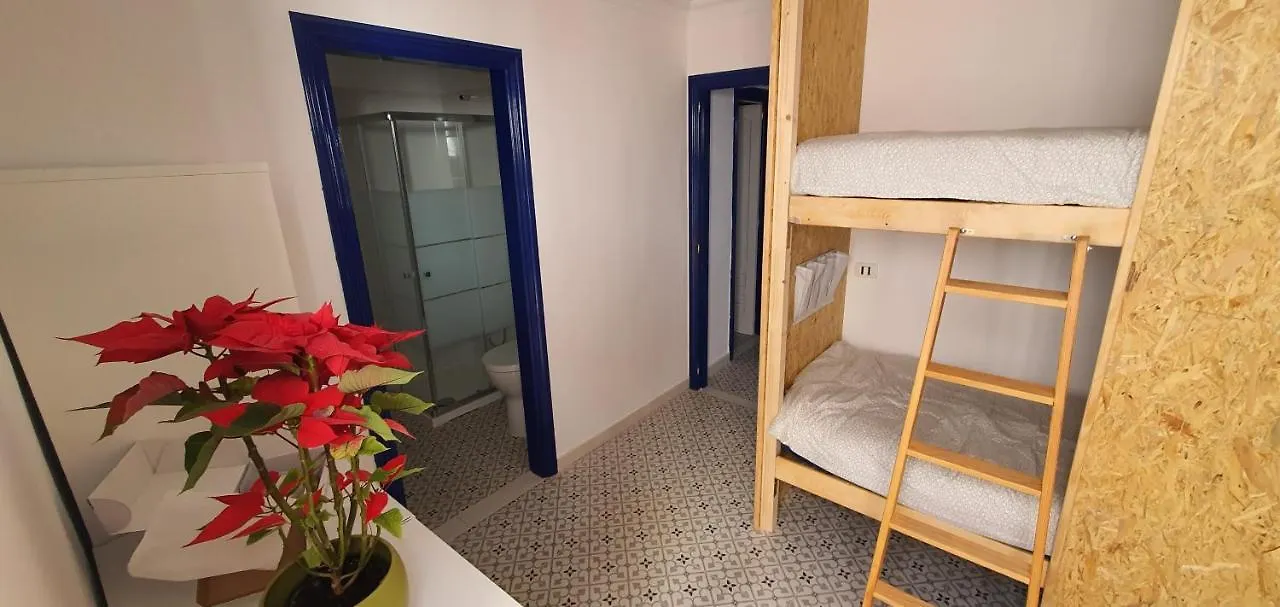 Alcalá la Real Adventure House Tenerifeホステル 0*, Alcalá la Real スペイン
